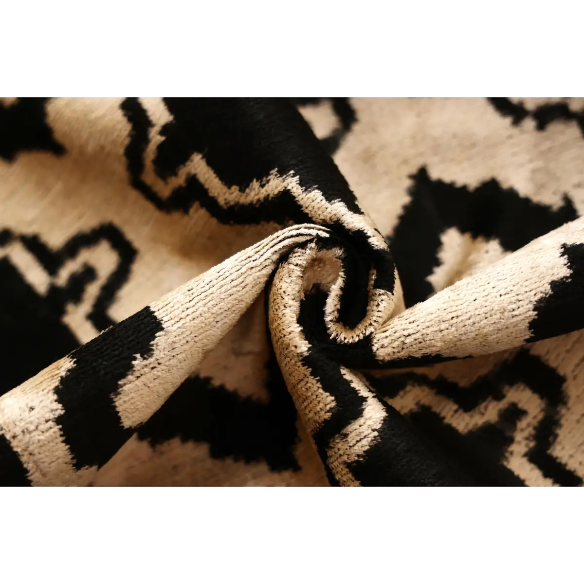 Hand-Knotted Geometric Lattice Silk Velvet Pillow - 20x20 Black & Cream - Canvello