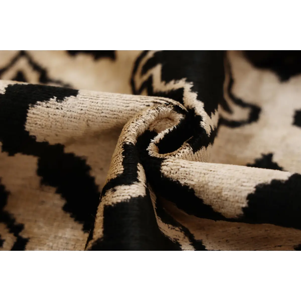 Hand-Knotted Geometric Lattice Silk Velvet Pillow - 20x20 Black & Cream - Canvello