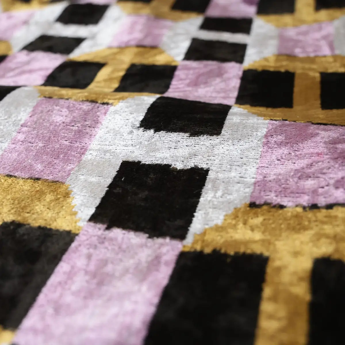 Hand-Knotted Geometric Silk Velvet Lumbar - 16x24 Gold & Lavender - Canvello