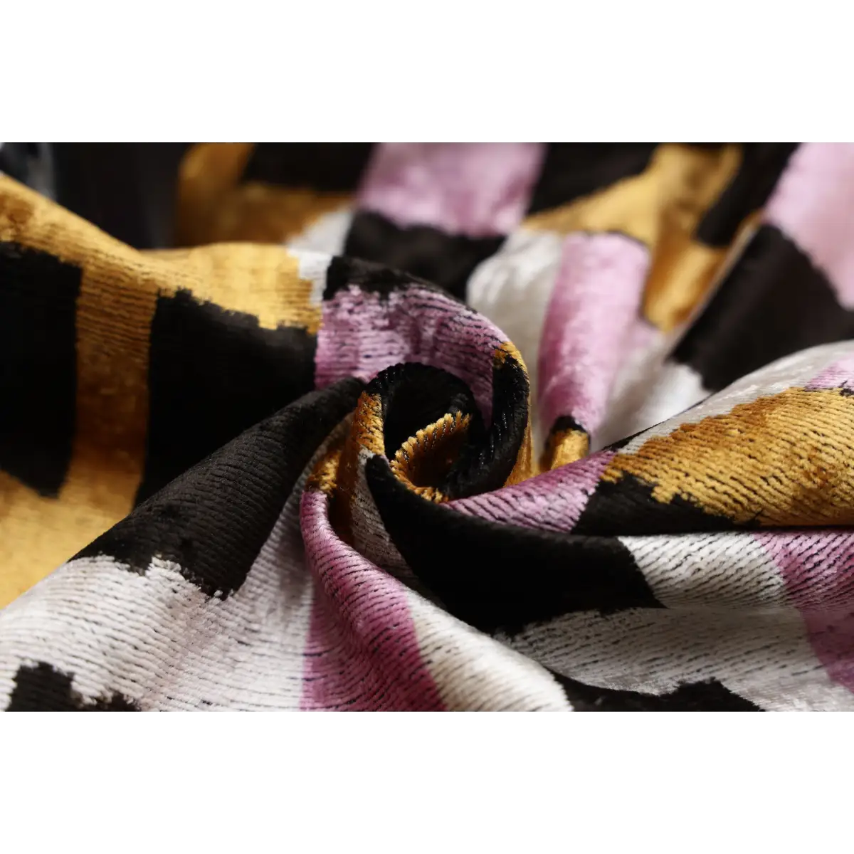 Hand-Knotted Geometric Silk Velvet Lumbar - 16x24 Gold & Lavender - Canvello