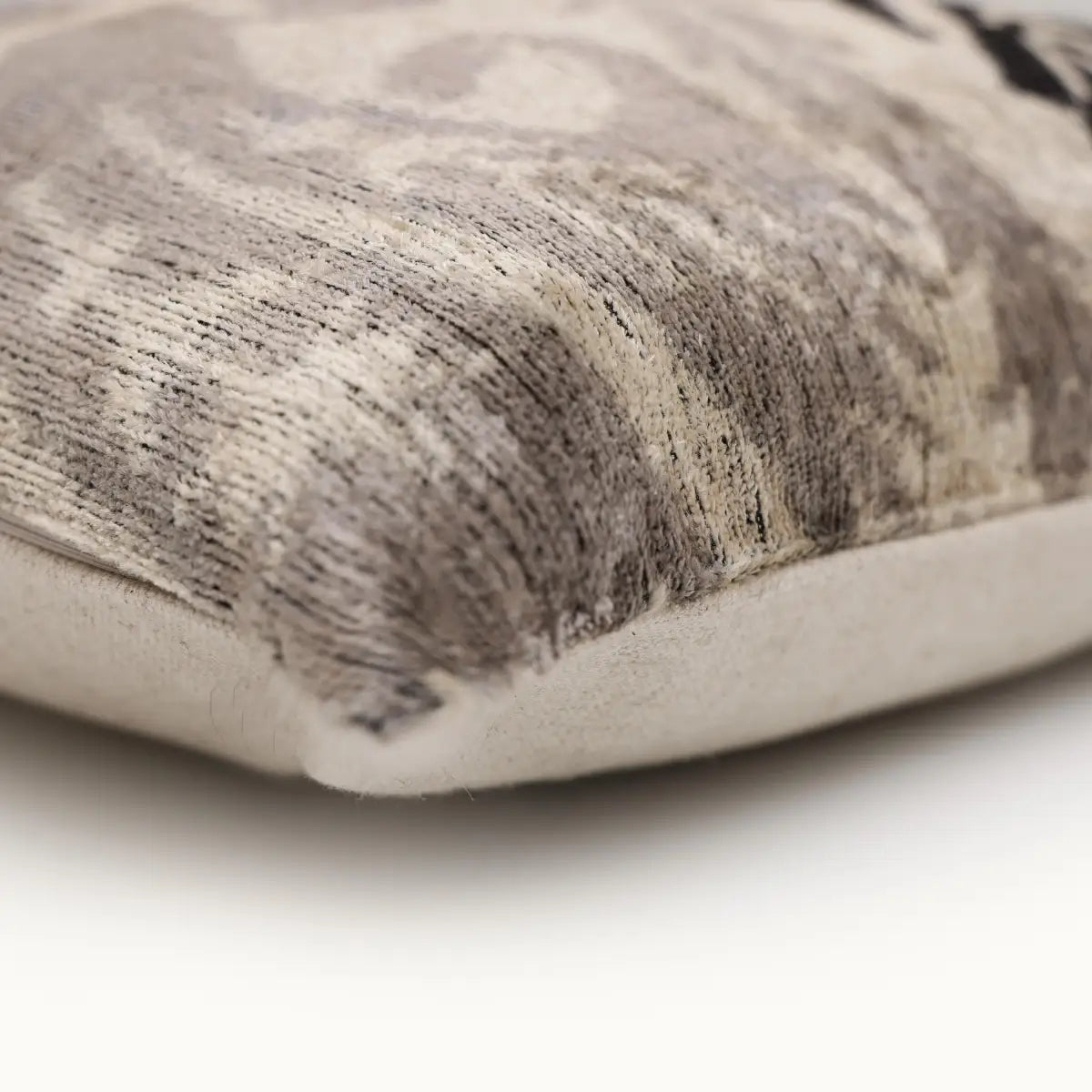 Hand-Knotted Split-Tone Silk Velvet Pillow - 20x20 Black & Silver - Canvello