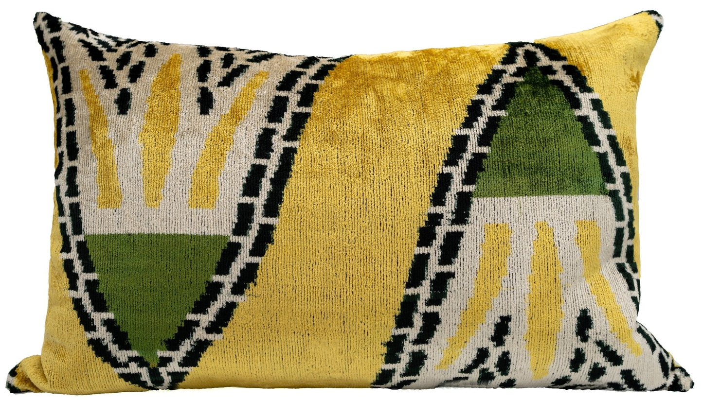 Almohada decorativa con diseño geométrico dorado y verde hecha a mano, 16 x 24 pulgadas, teñida con vegetales y con relleno de plumas de primera calidad 