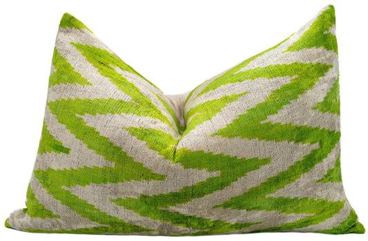 Funda de almohada hecha a mano y relleno de plumas | Zigzag verde marfil | Almohada suave | Decoración de lujo para sofá | 16 x 24 pulgadas 