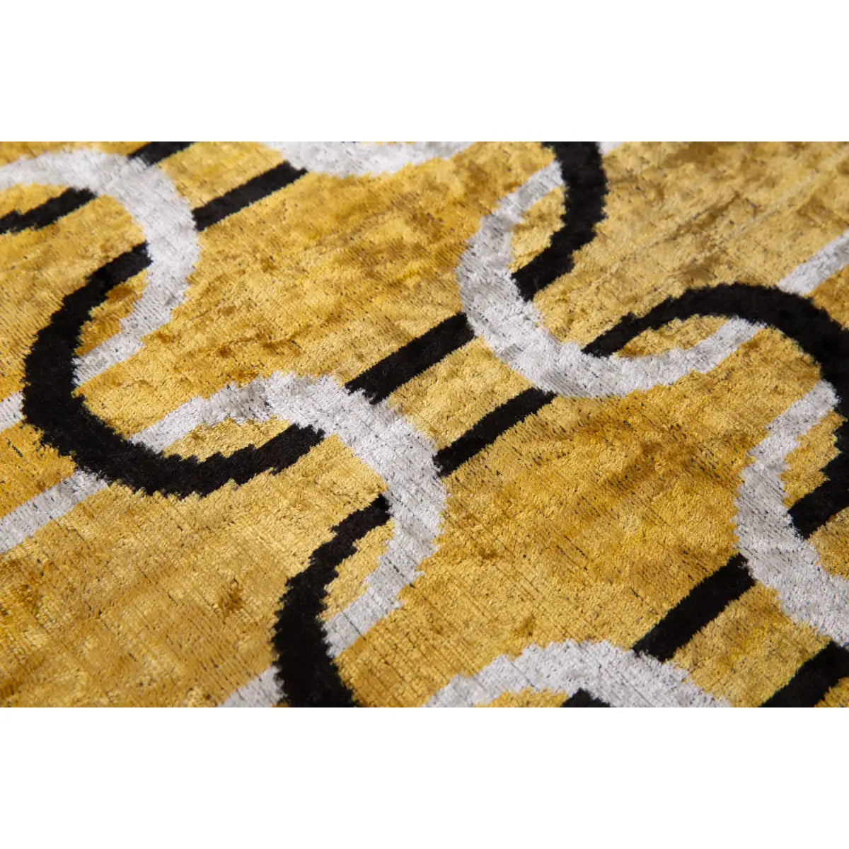 Luxury Silk Velvet Throw Pillow - Gold Black & White Chain Link Square 20x20’’ - Canvello