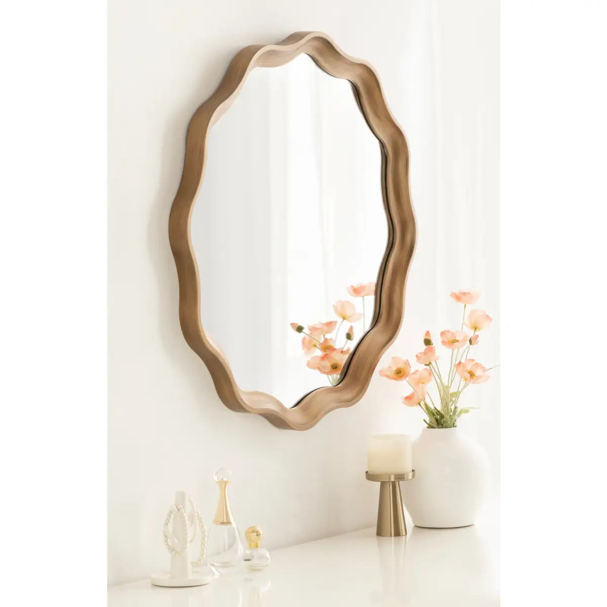 Hatherleigh Round Scallop Mirror - kateandlaurel