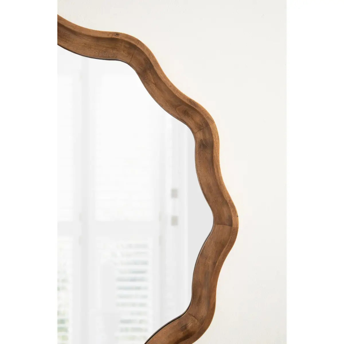 Hatherleigh Round Scallop Mirror - kateandlaurel
