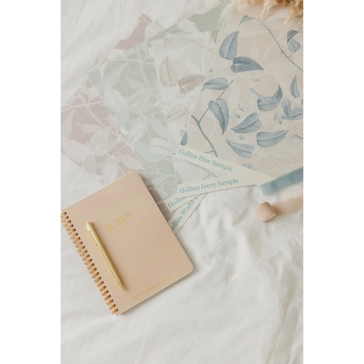 Hollins Wallpaper - Vines and Leaves - by Aynsley Ovard x Bloomery Decor - Loomwell Home Goods