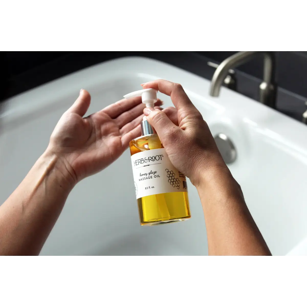 Massage Oil - Honey Glaze - Herb & Root