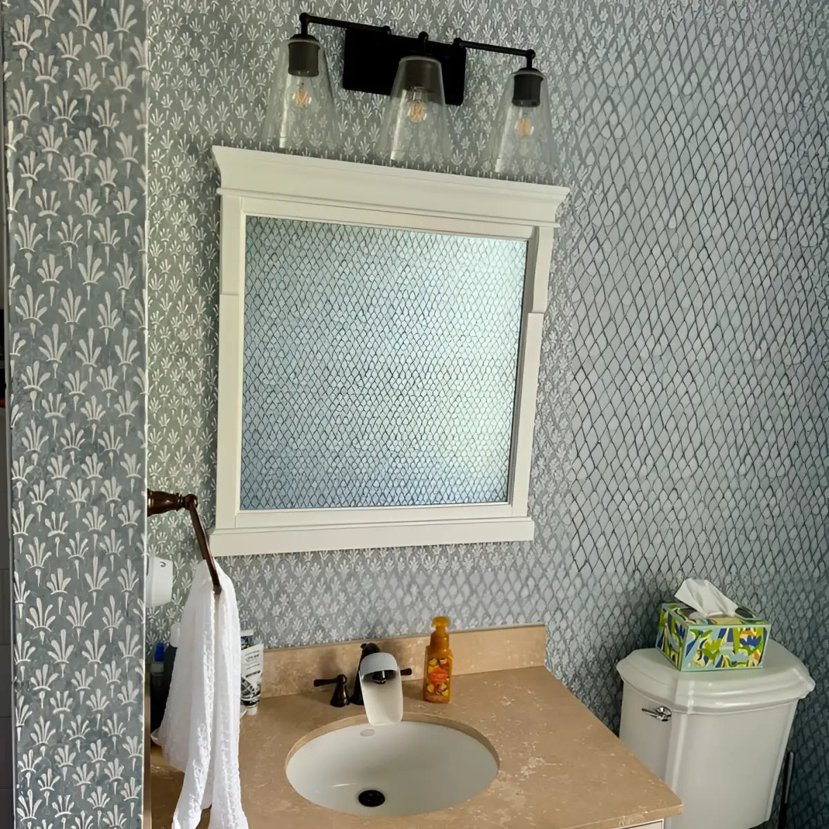 Hyacinth Wallpaper - Simple Floral Geometric - by Bloomery Decor - Loomwell Home Goods