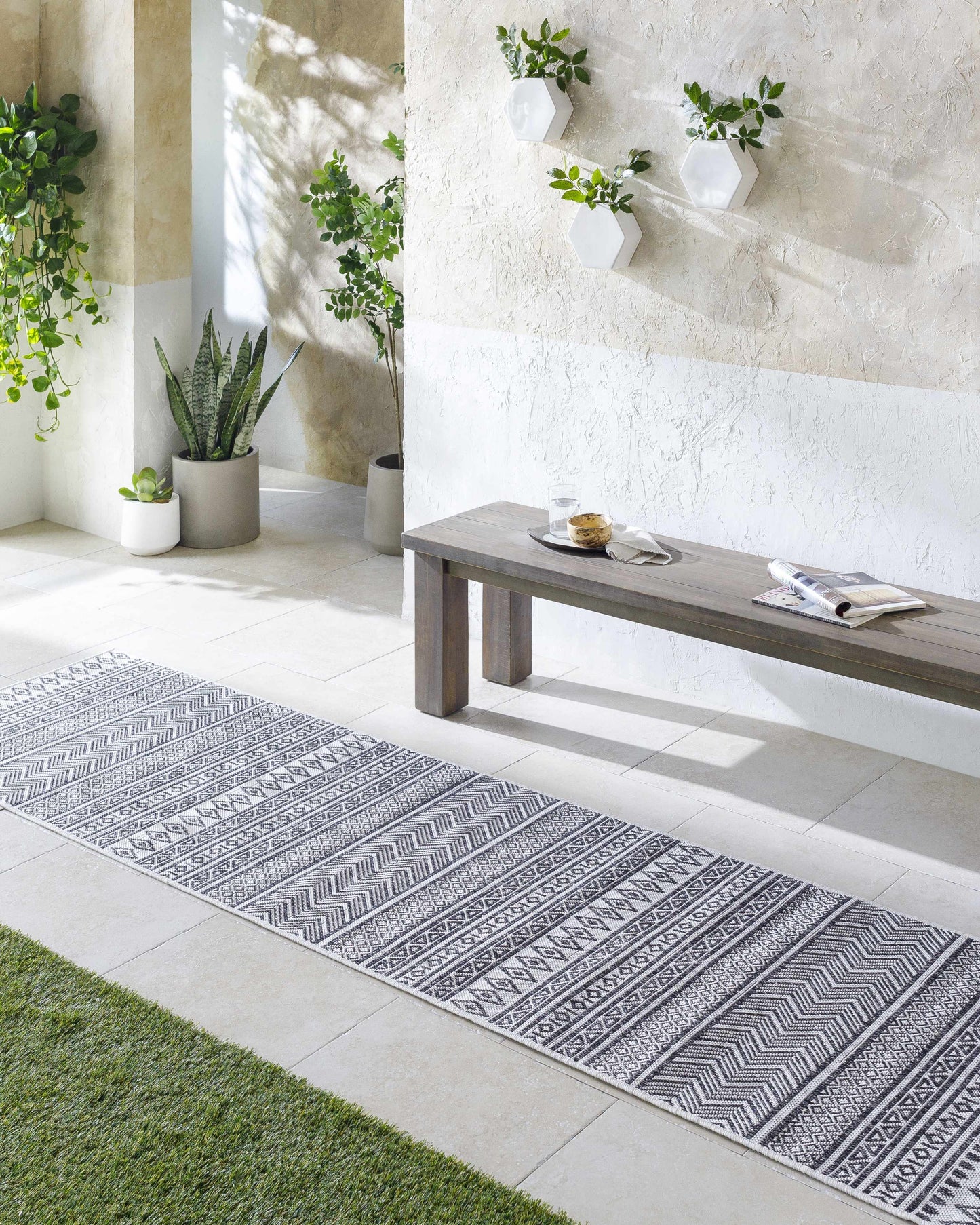 Imboden Black&White Outdoor Rug