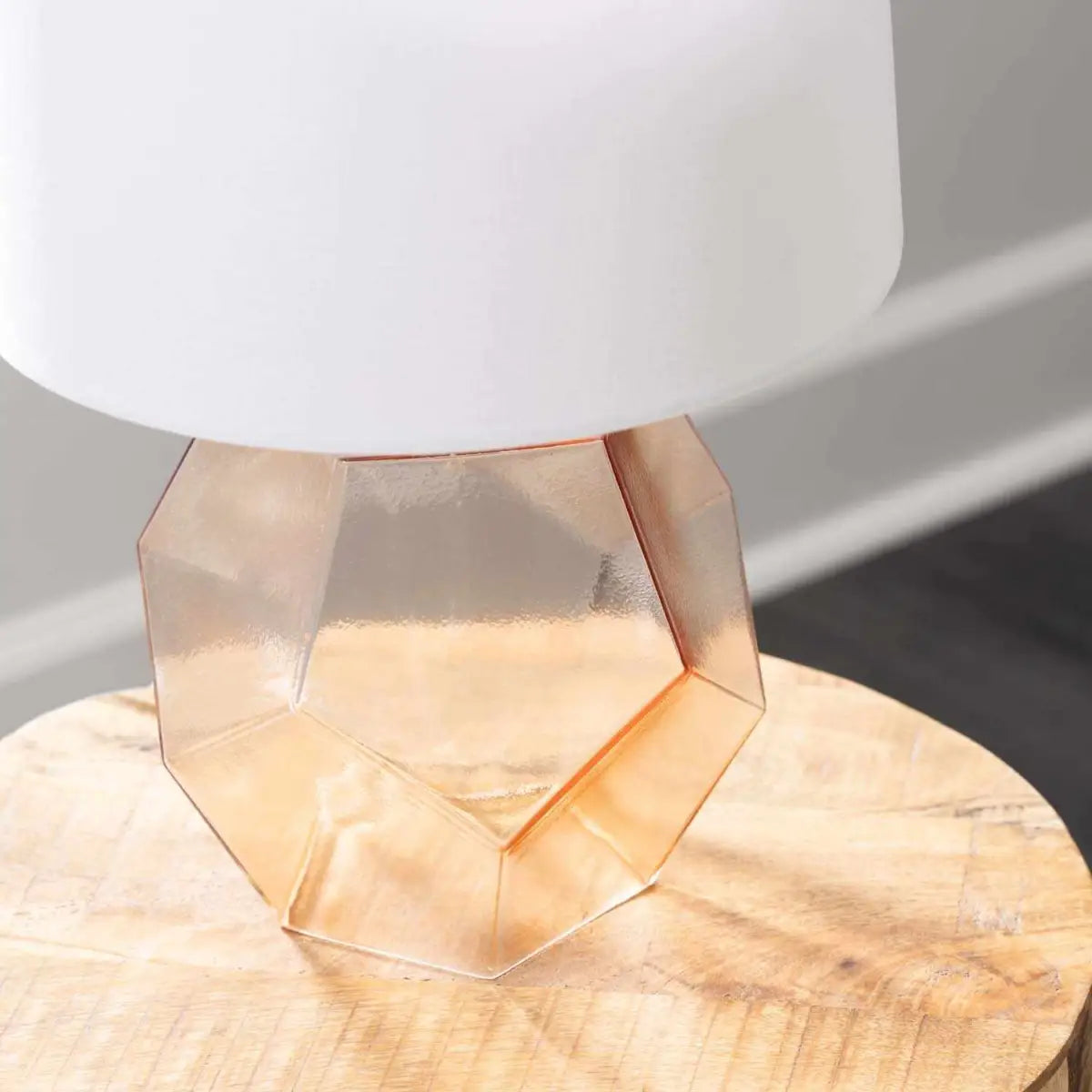 Jantianon Table Lamp - 18’’H x 11’’W x 11’’D - Boutique Rugs