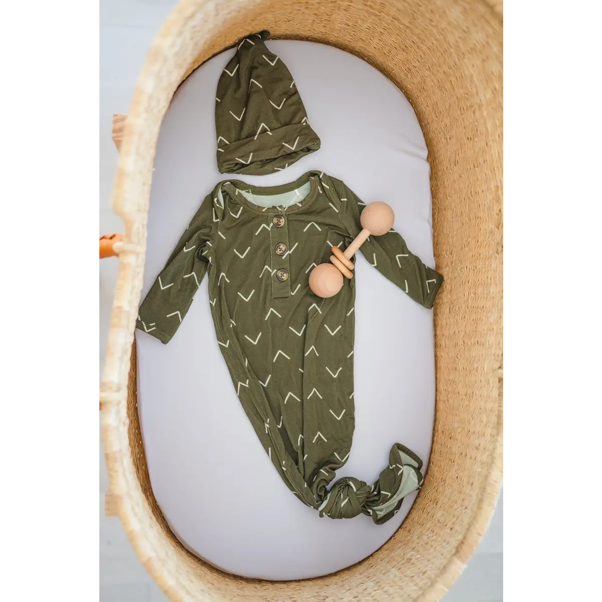 Knot Hat - Green Arrow - Harp Angel Boutique