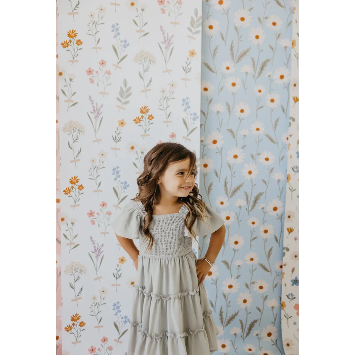 Laurence Wallpaper - Taped Botanicals - by Joannie Houle - Loomwell Home Goods