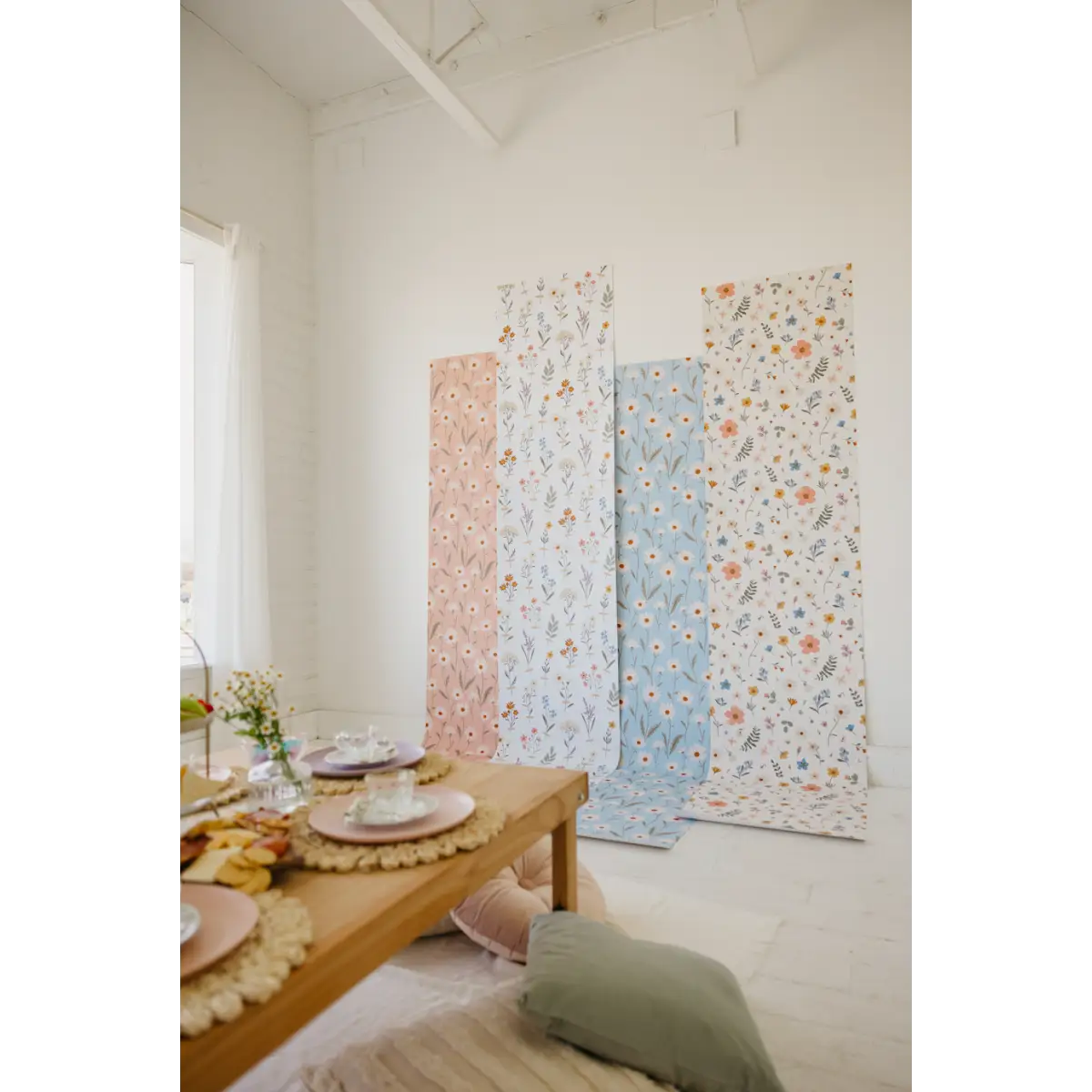 Laurence Wallpaper - Taped Botanicals - by Joannie Houle - Loomwell Home Goods
