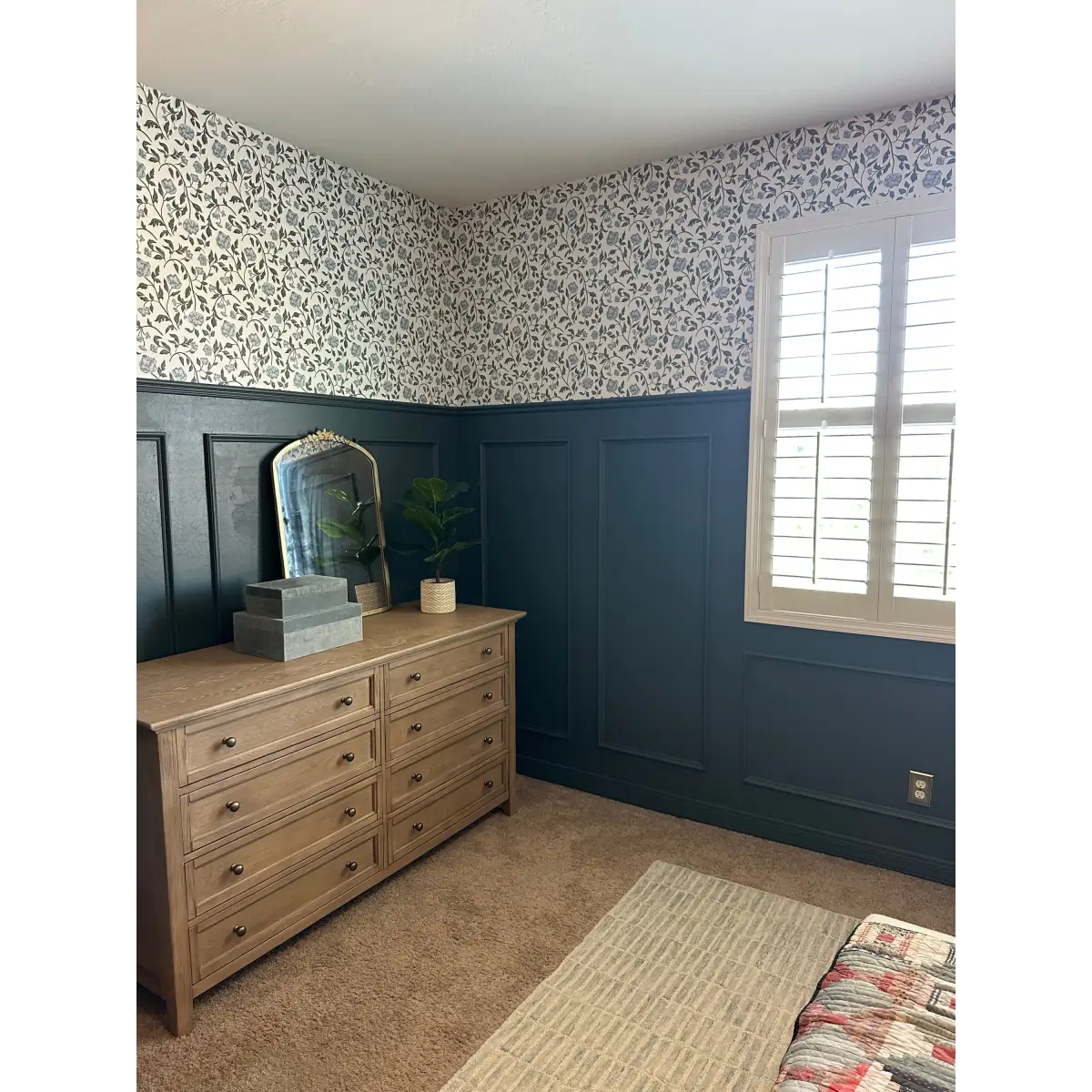 Lillian Wallpaper - Traditional Floral - by Ali Anni - Loomwell Home Goods