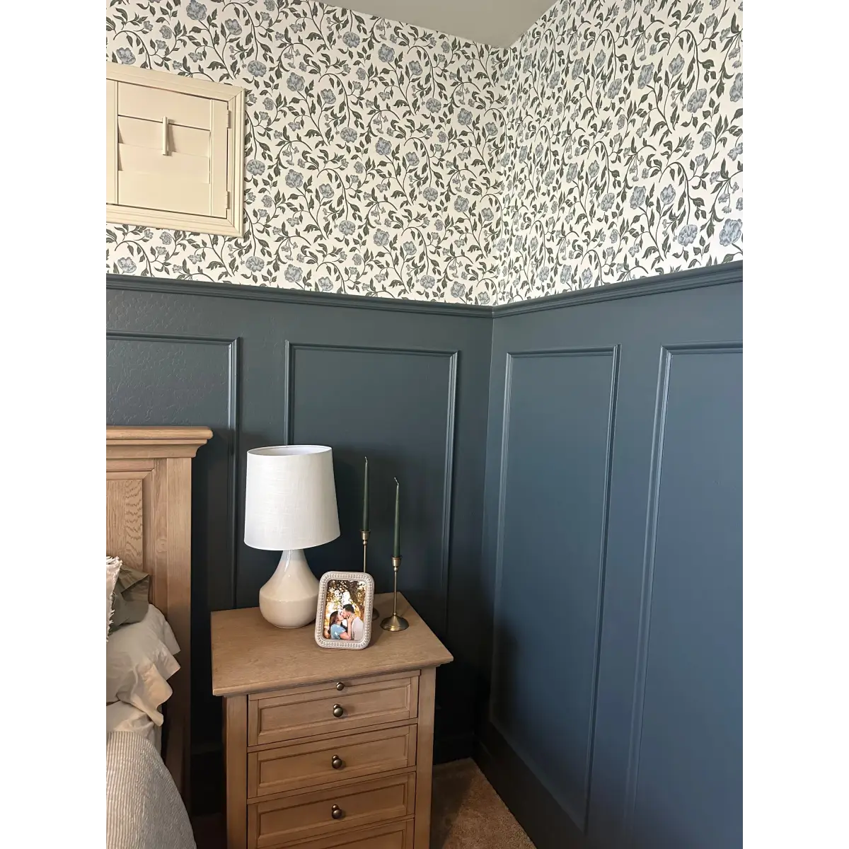 Lillian Wallpaper - Traditional Floral - by Ali Anni - Loomwell Home Goods