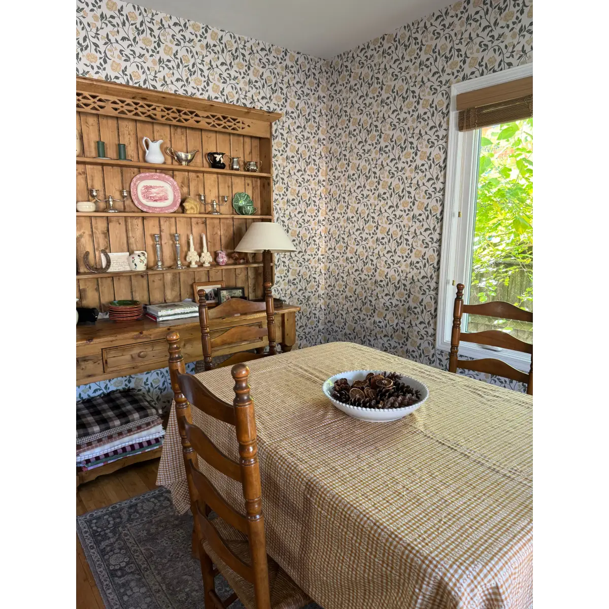 Lillian Wallpaper - Traditional Floral - by Ali Anni - Loomwell Home Goods