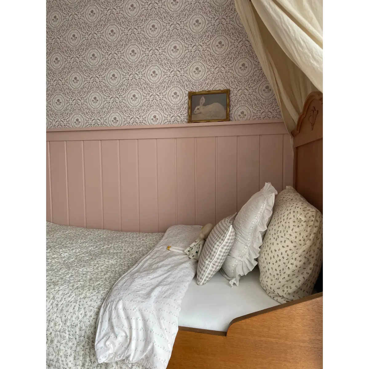 Louise Wallpaper - Framed Flowers and Bows - by Ali Anni - Loomwell Home Goods