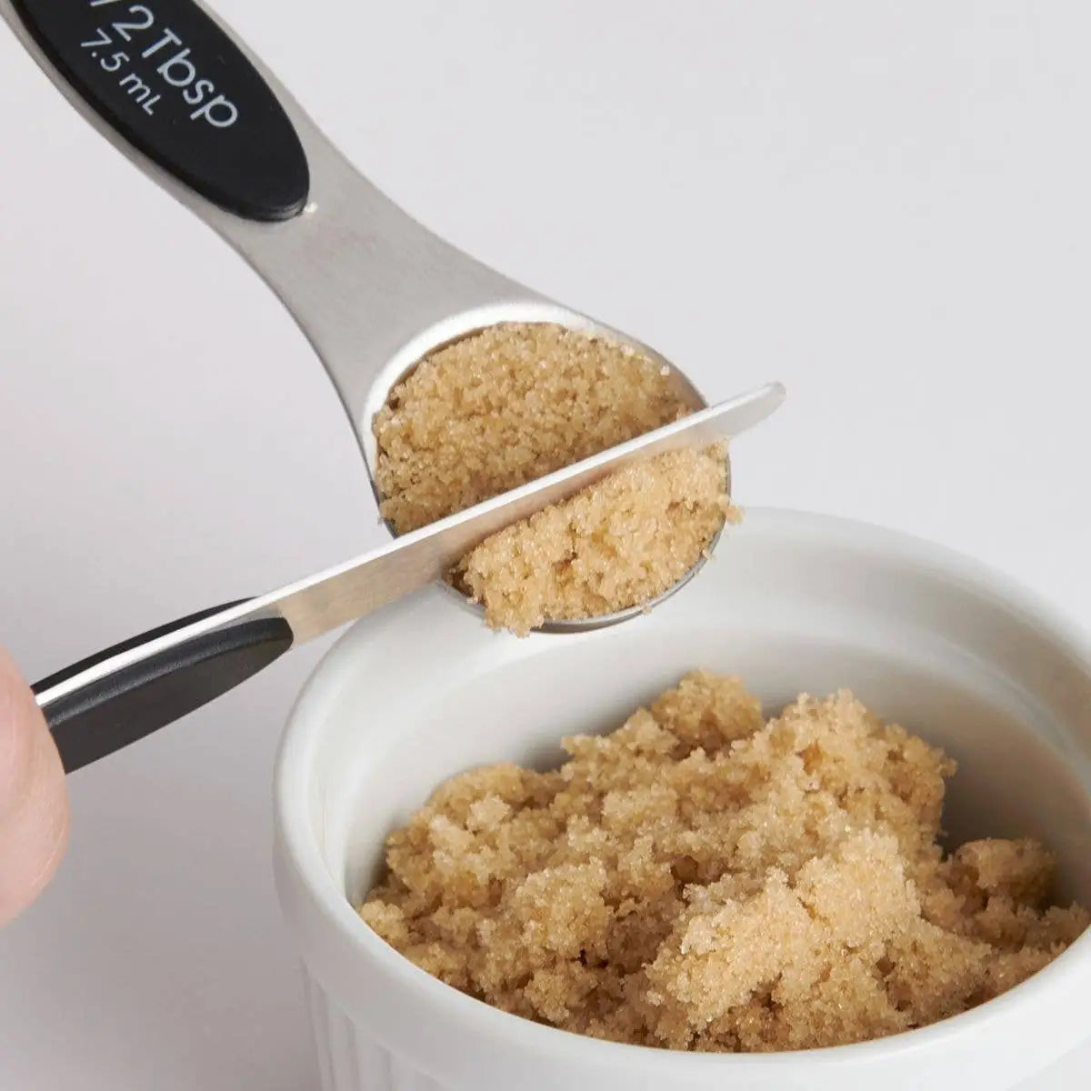 Magnetic Measuring Spoons with Leveler - HIC - Harold Import Co.