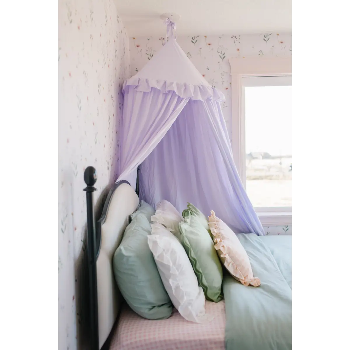 Marta Wallpaper - Sweet Daisies for Kids - by Emily Cooper Art - Loomwell Home Goods