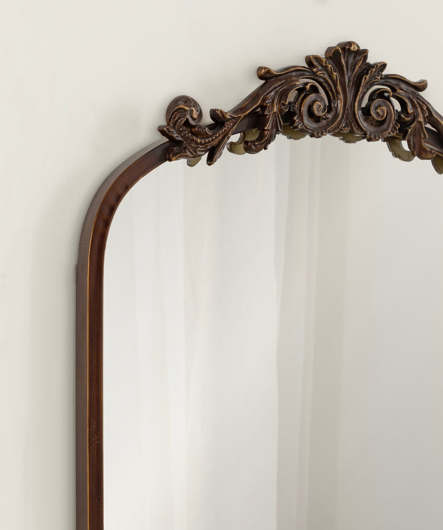 Arendahl Elegant Arch Mirror with Shelf