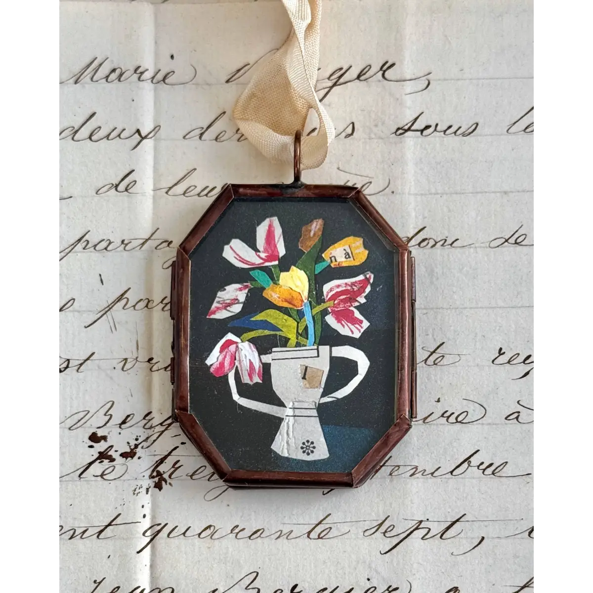 Miniature Art - Tulips en Trophe - Small Locket - Maris Mirum