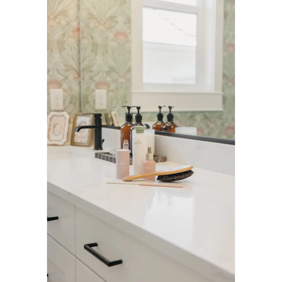 Morris Wallpaper - Botanical Pattern - by Aynsley Ovard x Bloomery Decor - Loomwell Home Goods