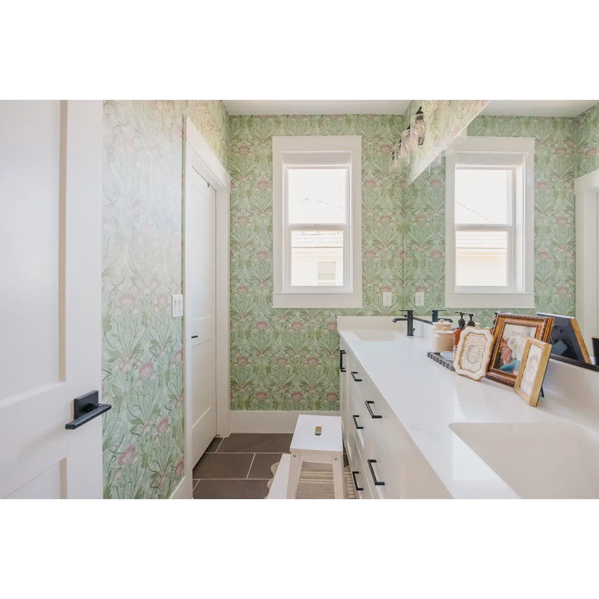 Morris Wallpaper - Botanical Pattern - by Aynsley Ovard x Bloomery Decor - Loomwell Home Goods