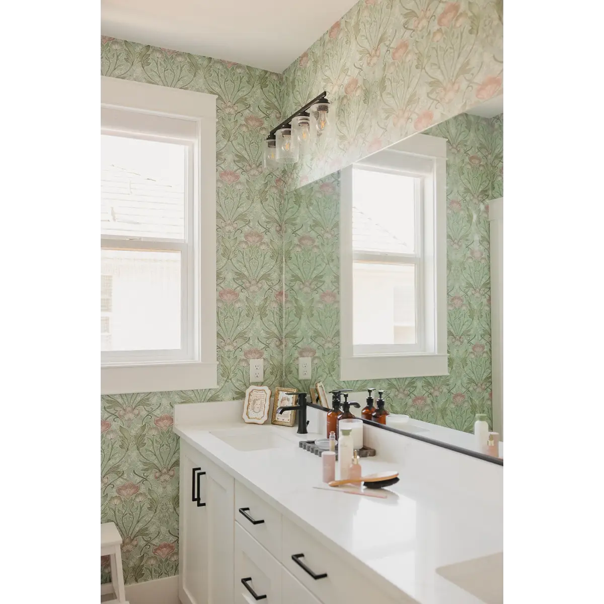 Morris Wallpaper - Botanical Pattern - by Aynsley Ovard x Bloomery Decor - Loomwell Home Goods