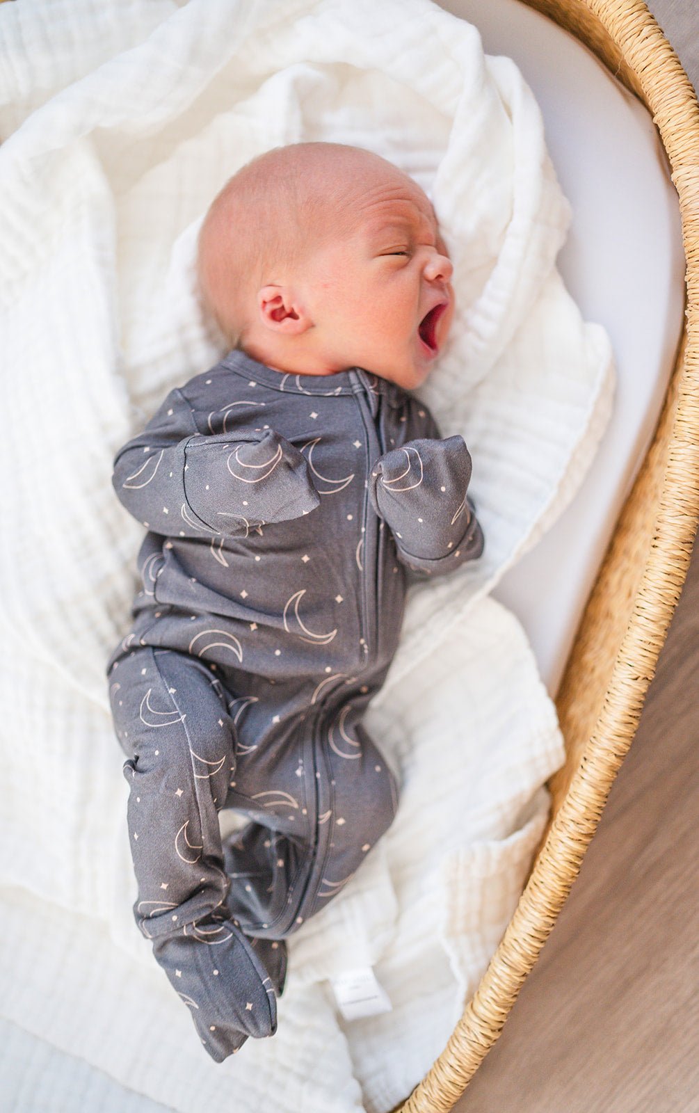 Muslin 6-Layer Blanket - White - Harp Angel Boutique