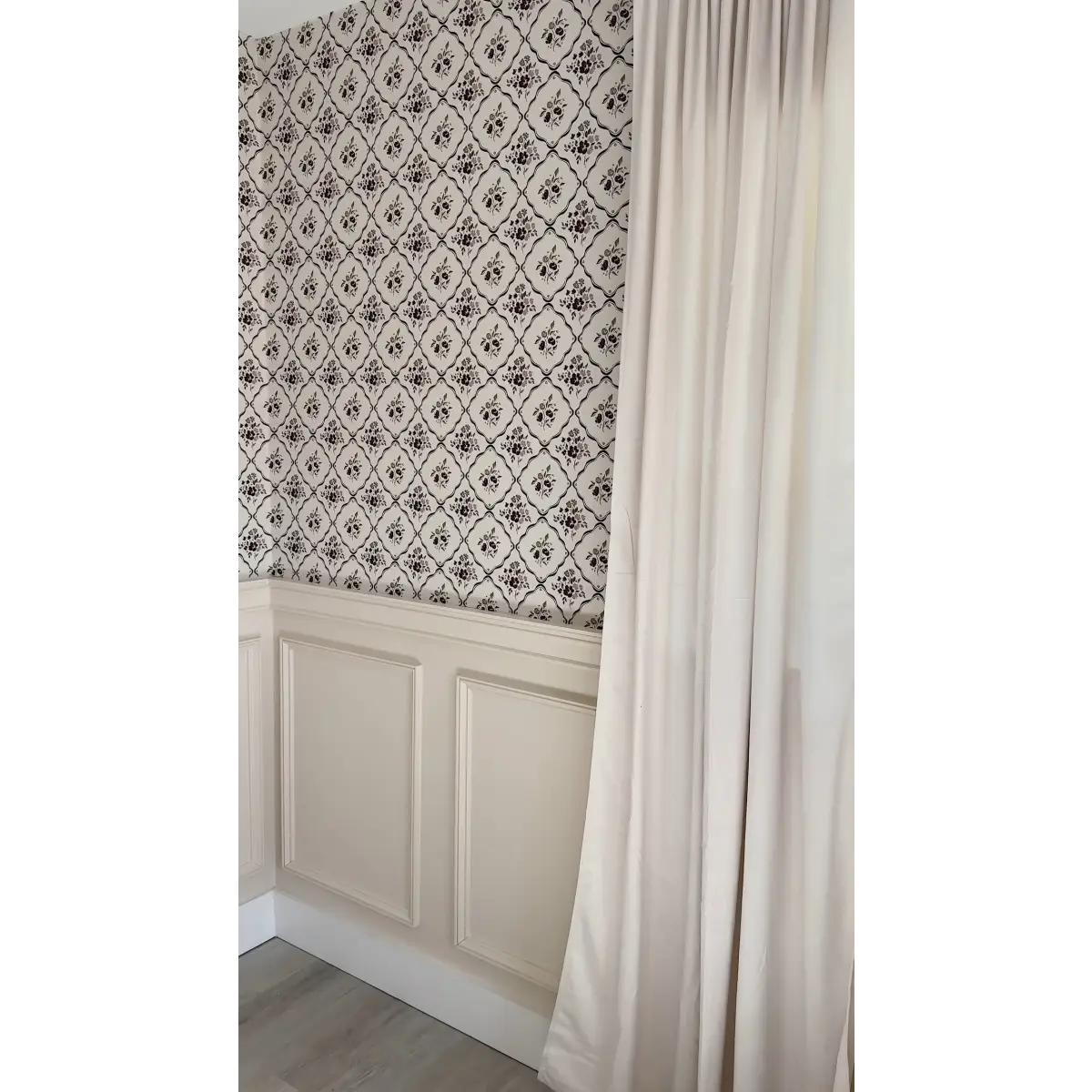 Nina Wallpaper - Flowers in Cottage Diamonds - by Ali Anni - Loomwell Home Goods