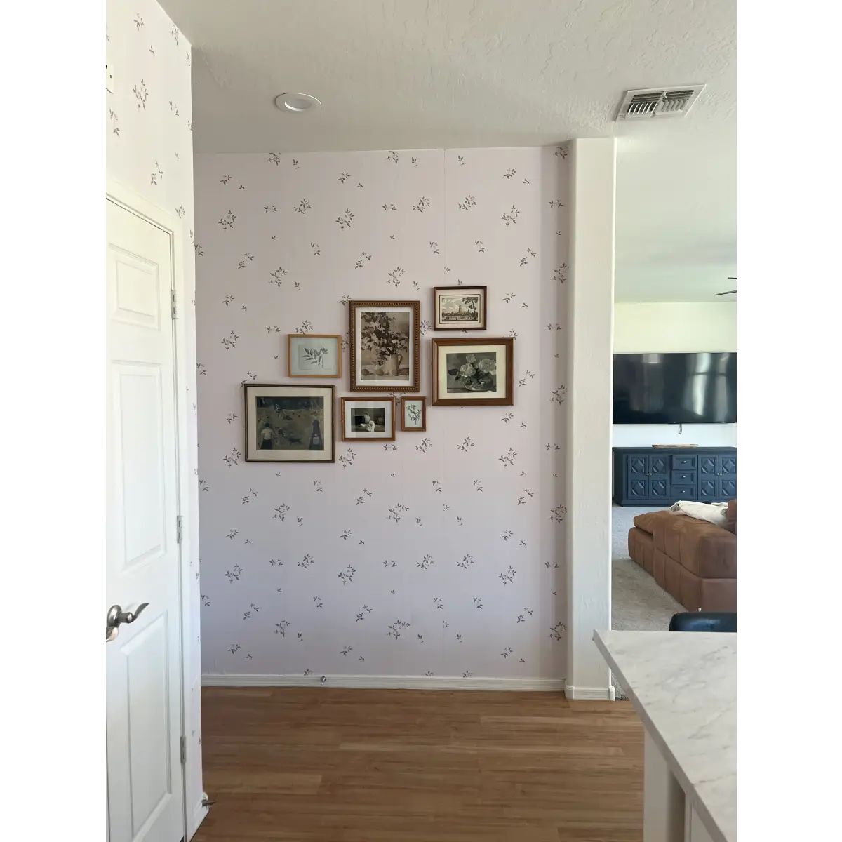 Nova Wallpaper - Leaf Sprigs on Cream - Loomwell Home Goods