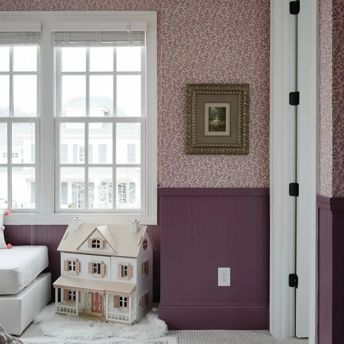 Penelope Wallpaper - Petite Flower Vines - by Bloomery Decor - Loomwell Home Goods