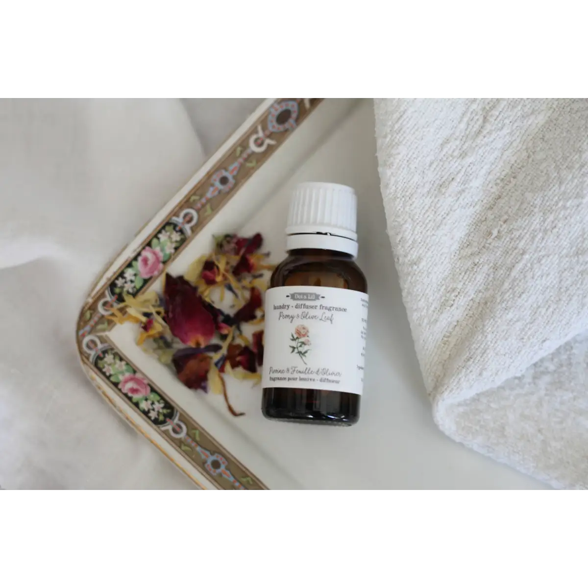 Peony & olive leaf laundry + diffuser fragrance oil - Dot & Lil