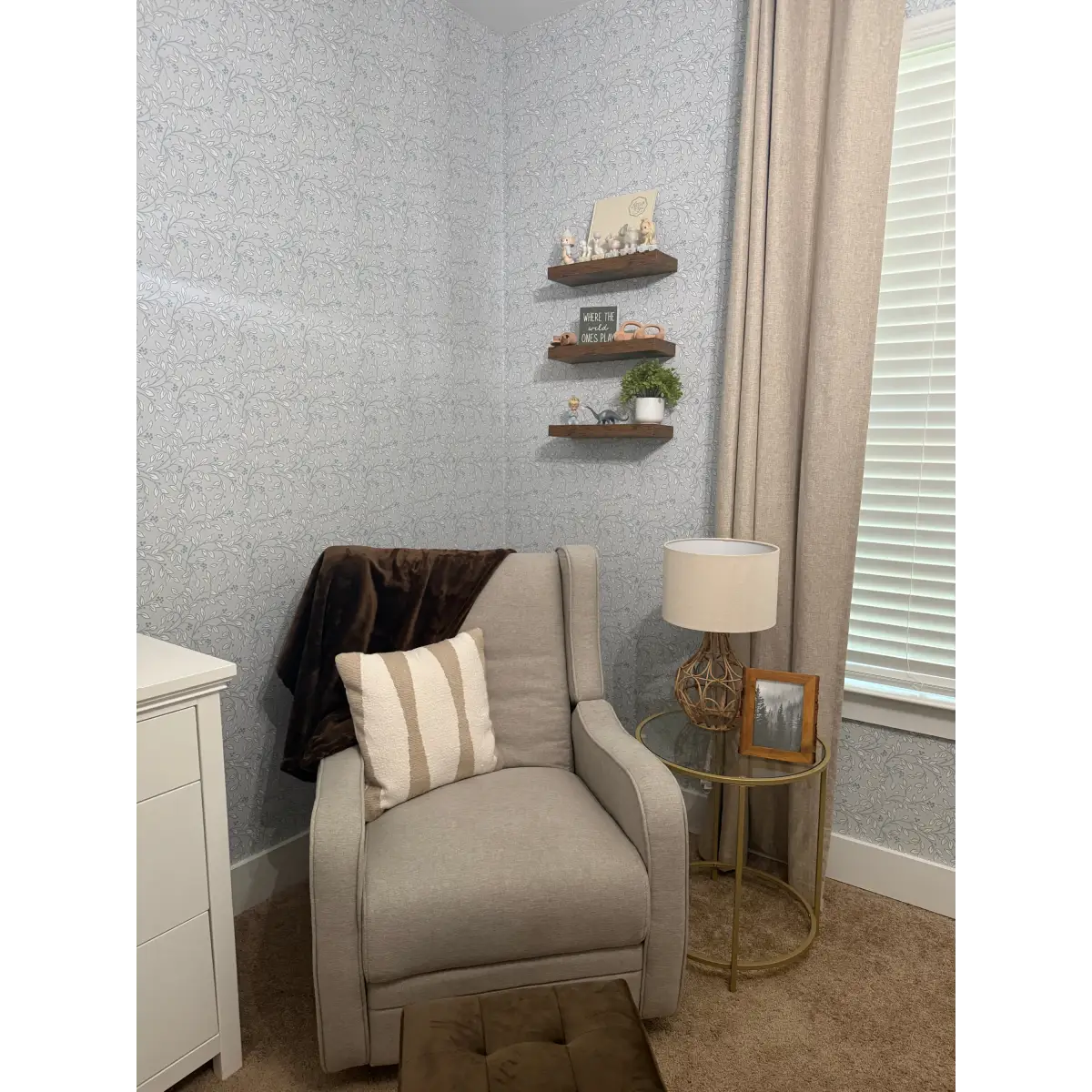 Peyton Wallpaper - Petite Leaf Swirls - by Kimberly Morgan - Loomwell Home Goods