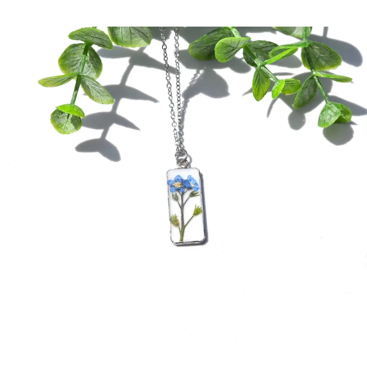 Pressed Flower Bar Pendant Necklace - Forget - White - My Beverly Jewelry