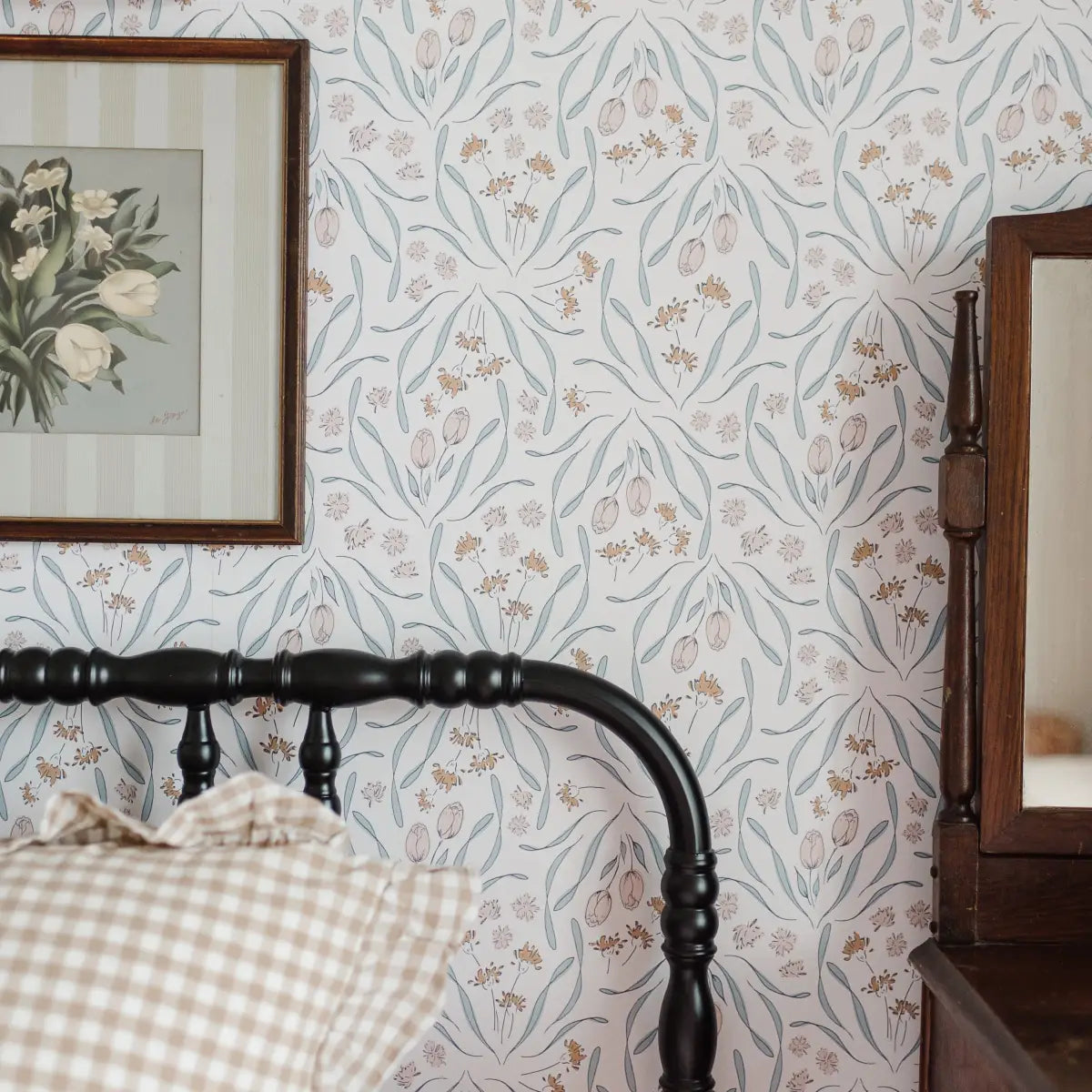 Primrose Wallpaper - Tulips - by Melissa Johnson Design - Loomwell Home Goods