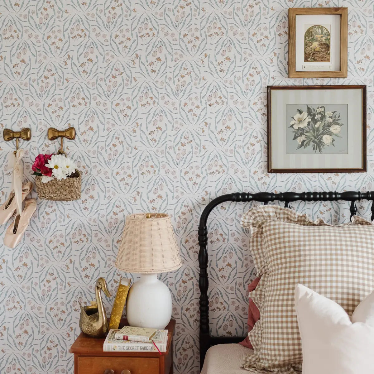Primrose Wallpaper - Tulips - by Melissa Johnson Design - Loomwell Home Goods