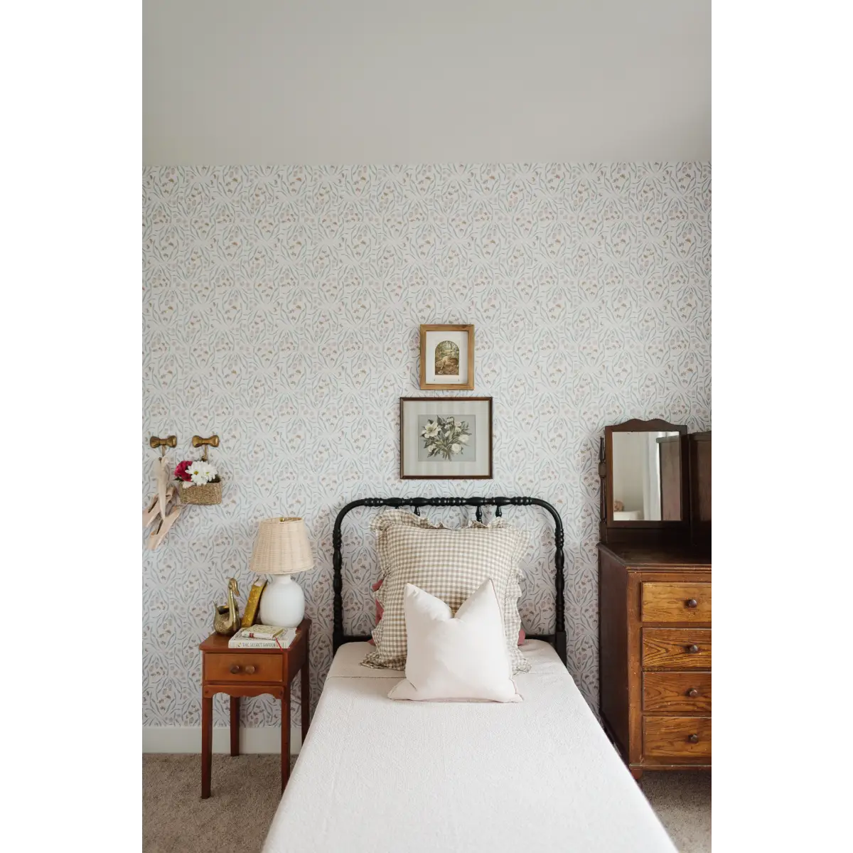 Primrose Wallpaper - Tulips - by Melissa Johnson Design - Loomwell Home Goods