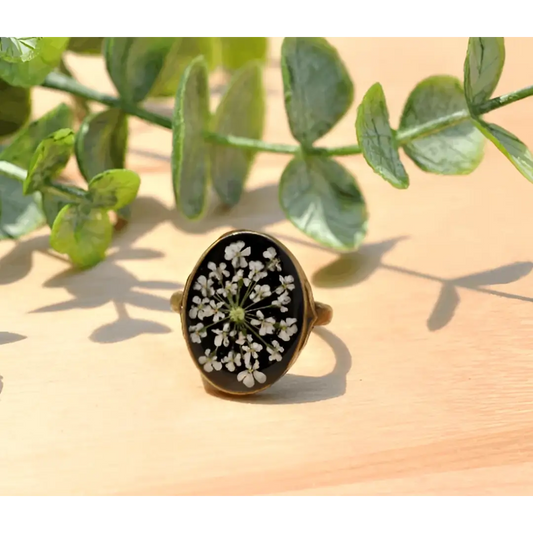 Queen Anne’s Lace Oval Ring Pressed Flower size 8 - My Beverly Jewelry