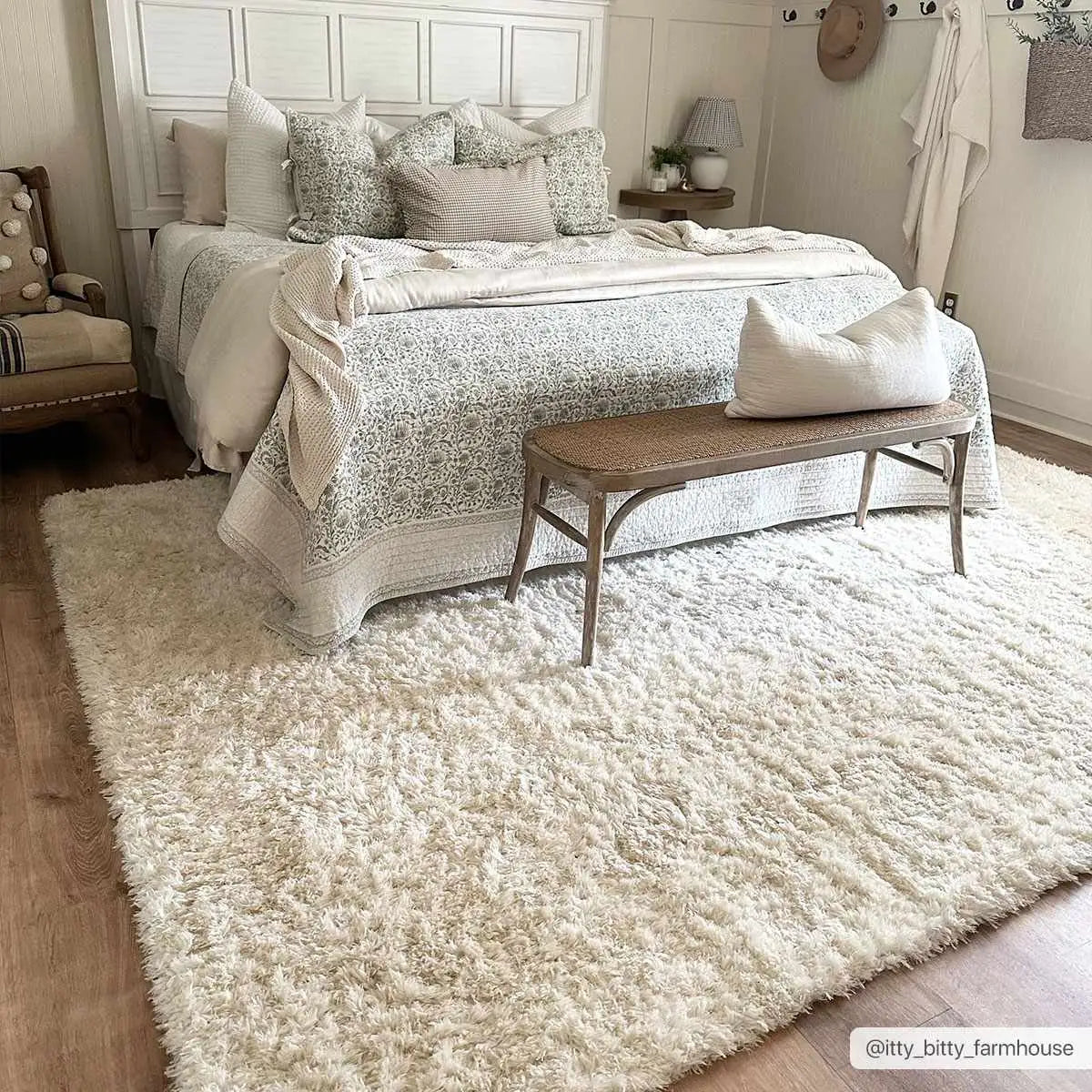 Siari Solid Cream Plush Rug - Boutique Rugs
