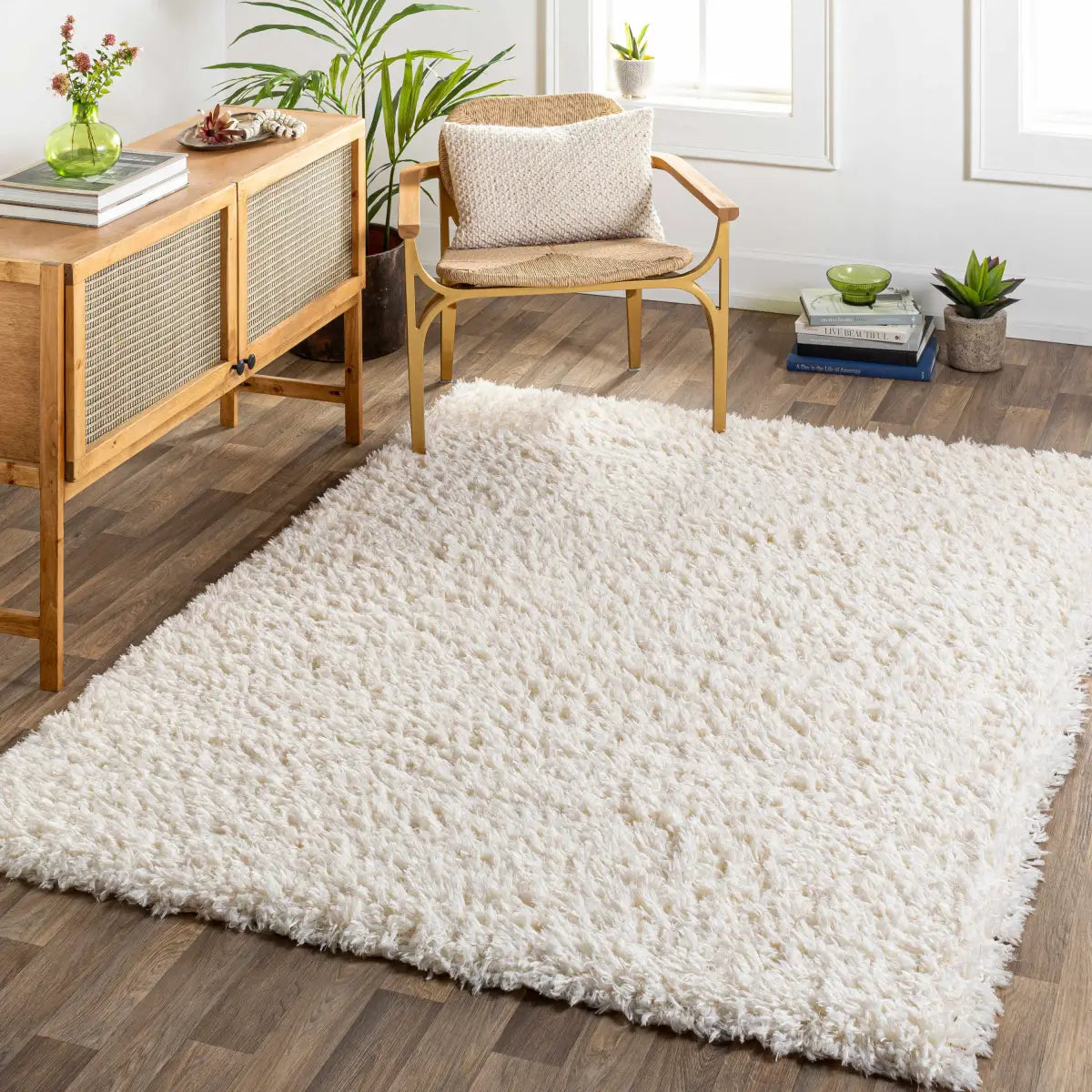 Siari Solid Cream Plush Rug - Boutique Rugs