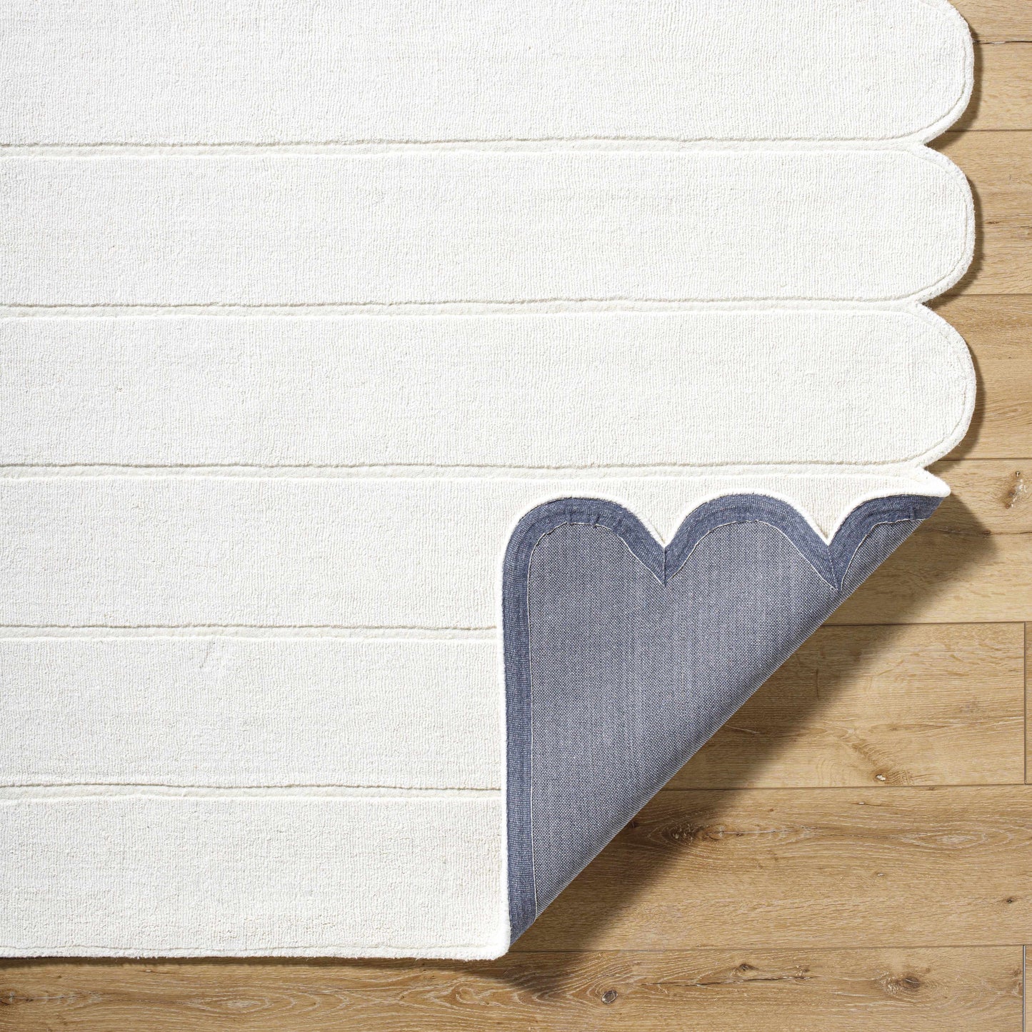 White Wool Area Rug with Scallop Edge - Boutique Rugs