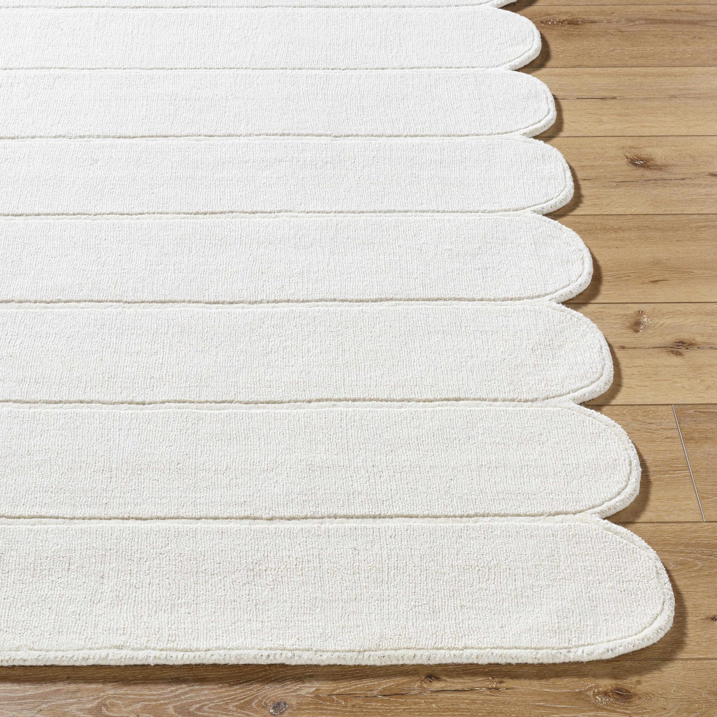 White Wool Area Rug with Scallop Edge - Boutique Rugs