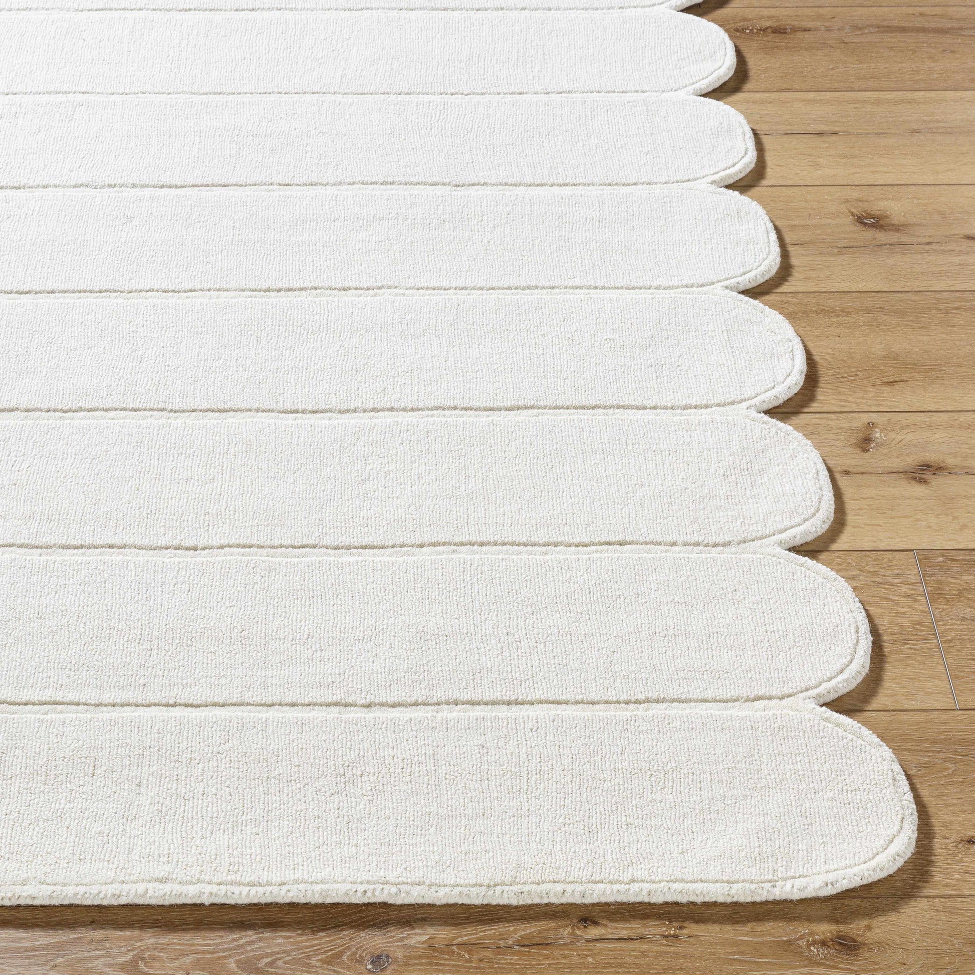 White Wool Area Rug with Scallop Edge - Boutique Rugs