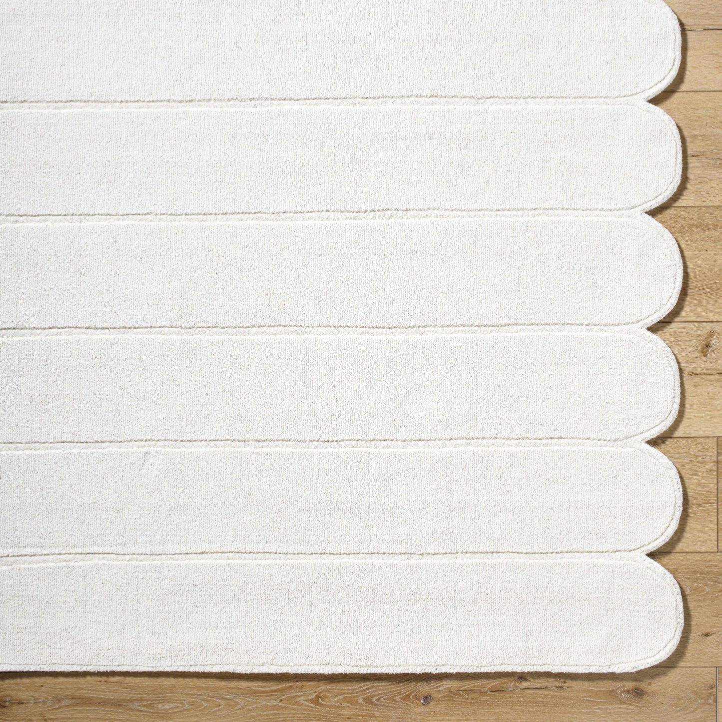 White Wool Area Rug with Scallop Edge - Boutique Rugs