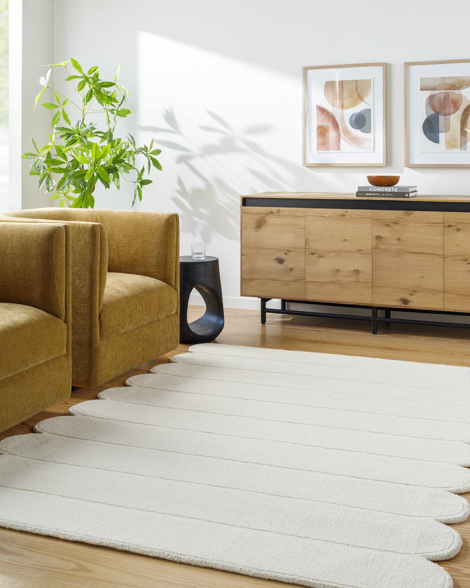 White Wool Area Rug with Scallop Edge - Boutique Rugs