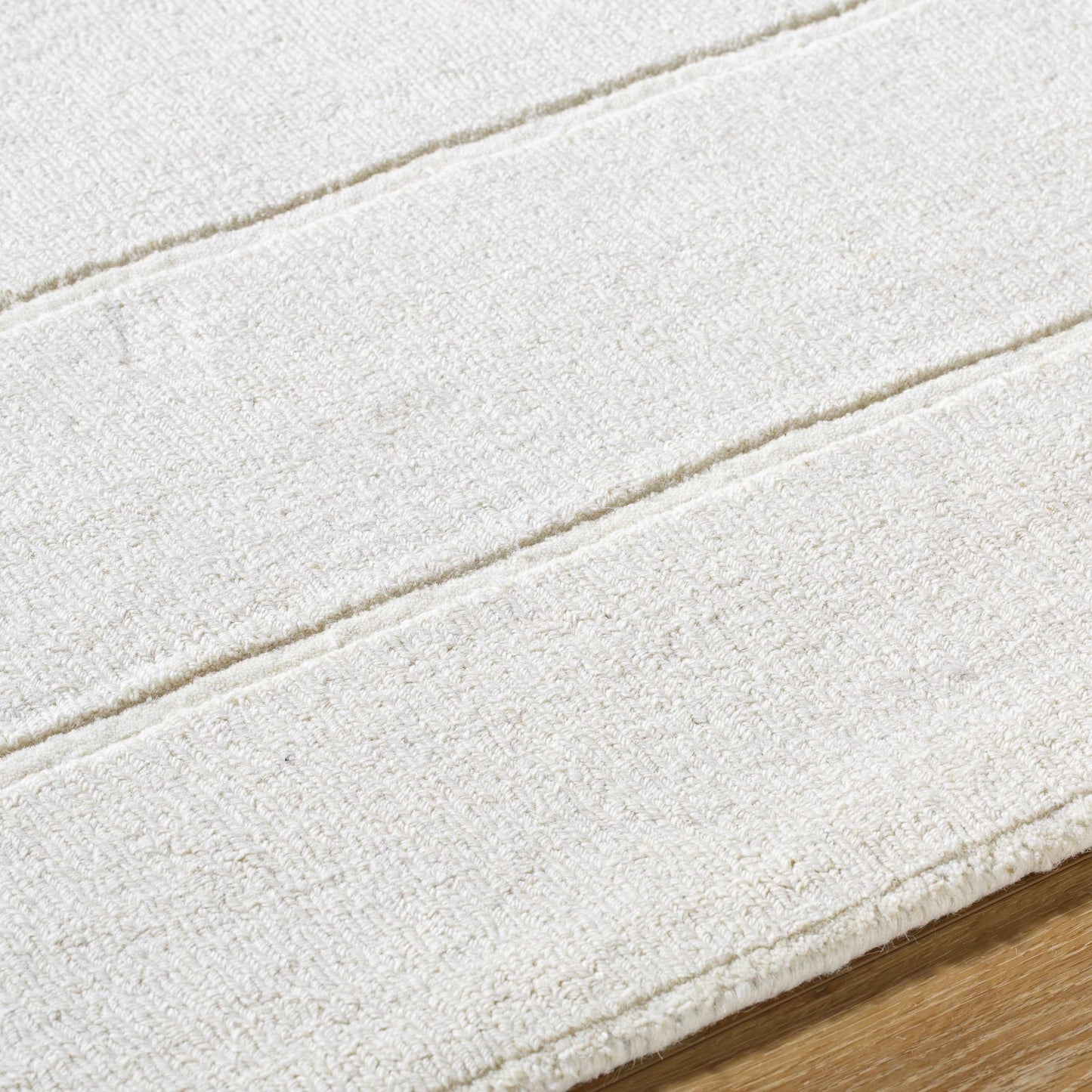 White Wool Area Rug with Scallop Edge - Boutique Rugs