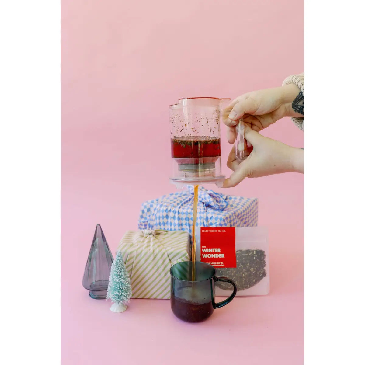 Loose Leaf Tea - Winter Wonder - Rooibos Cocoa Peppermint - Color Theory Tea Co.