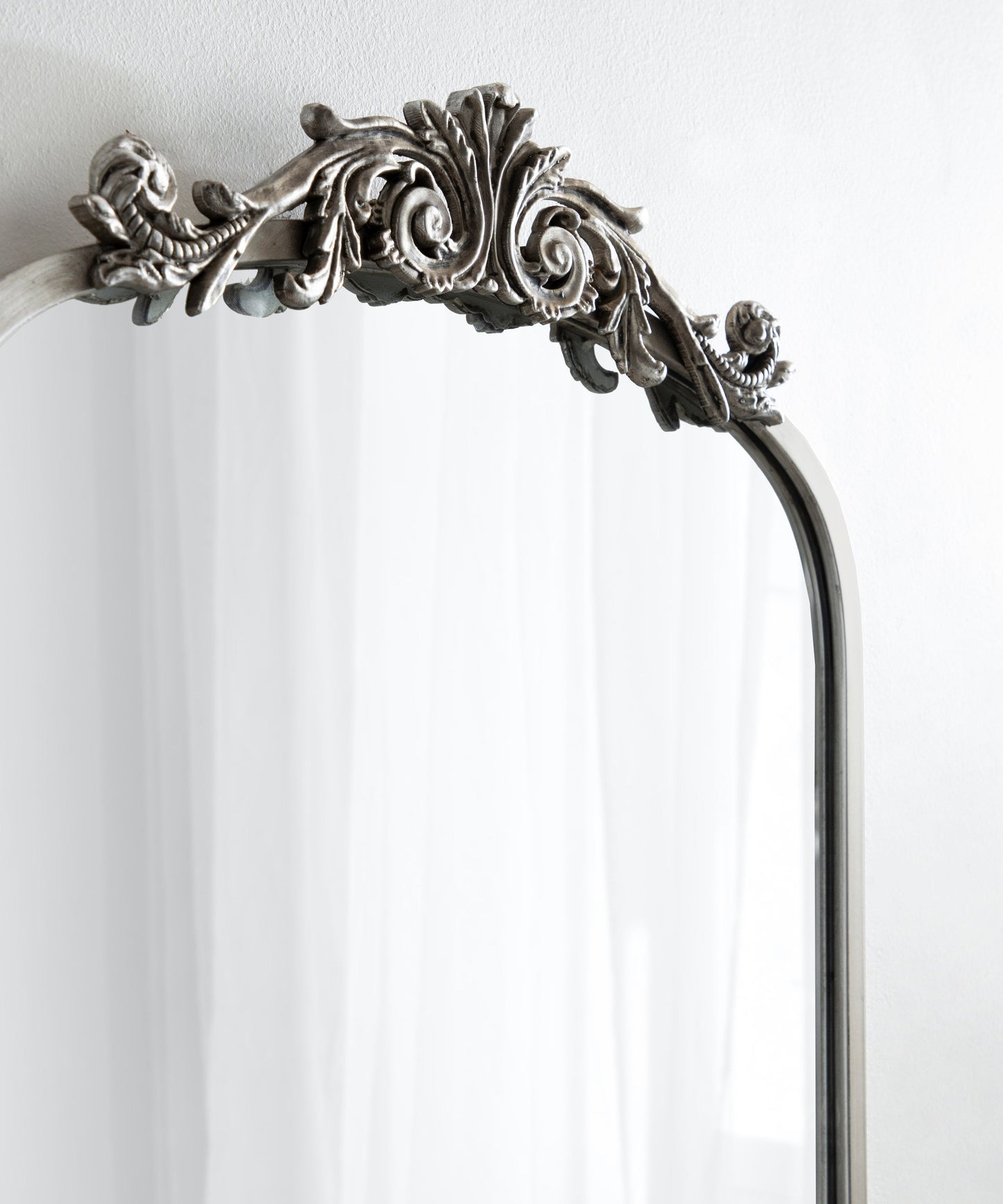 Arendahl Elegant Arch Mirror with Shelf